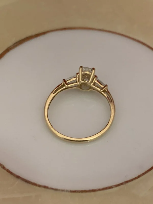 10K Yellow Gold Cubic Zirconia Ring4