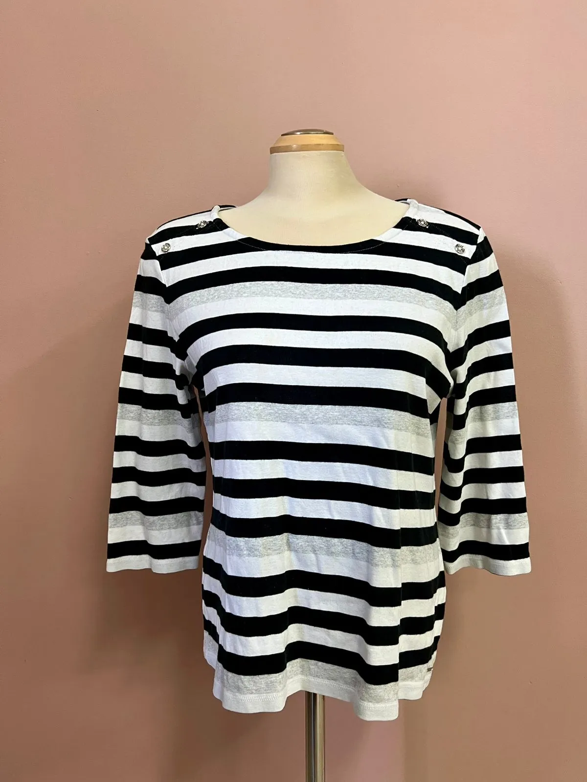 Tommy Hilfiger Size XL Black And White Shirt1