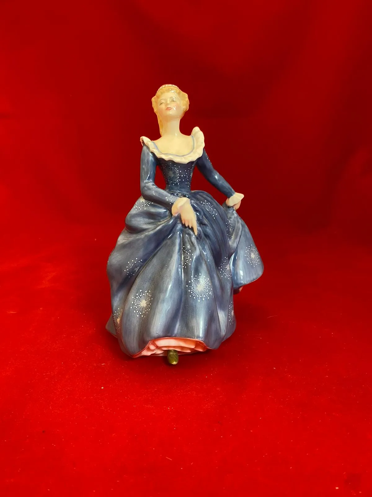 Vintage Royal Doulton Fragrance HN 2334 Porcelain Figurine1